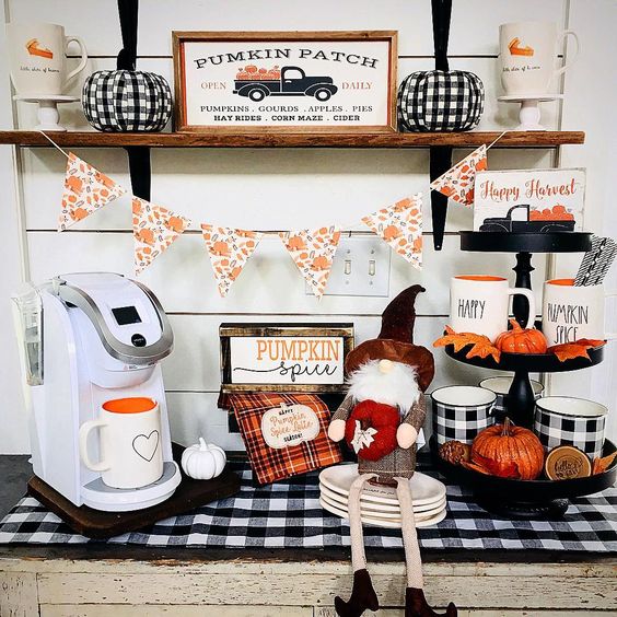 55+ Ways To Decorate Your Tiered Tray for Halloween Lures And Lace